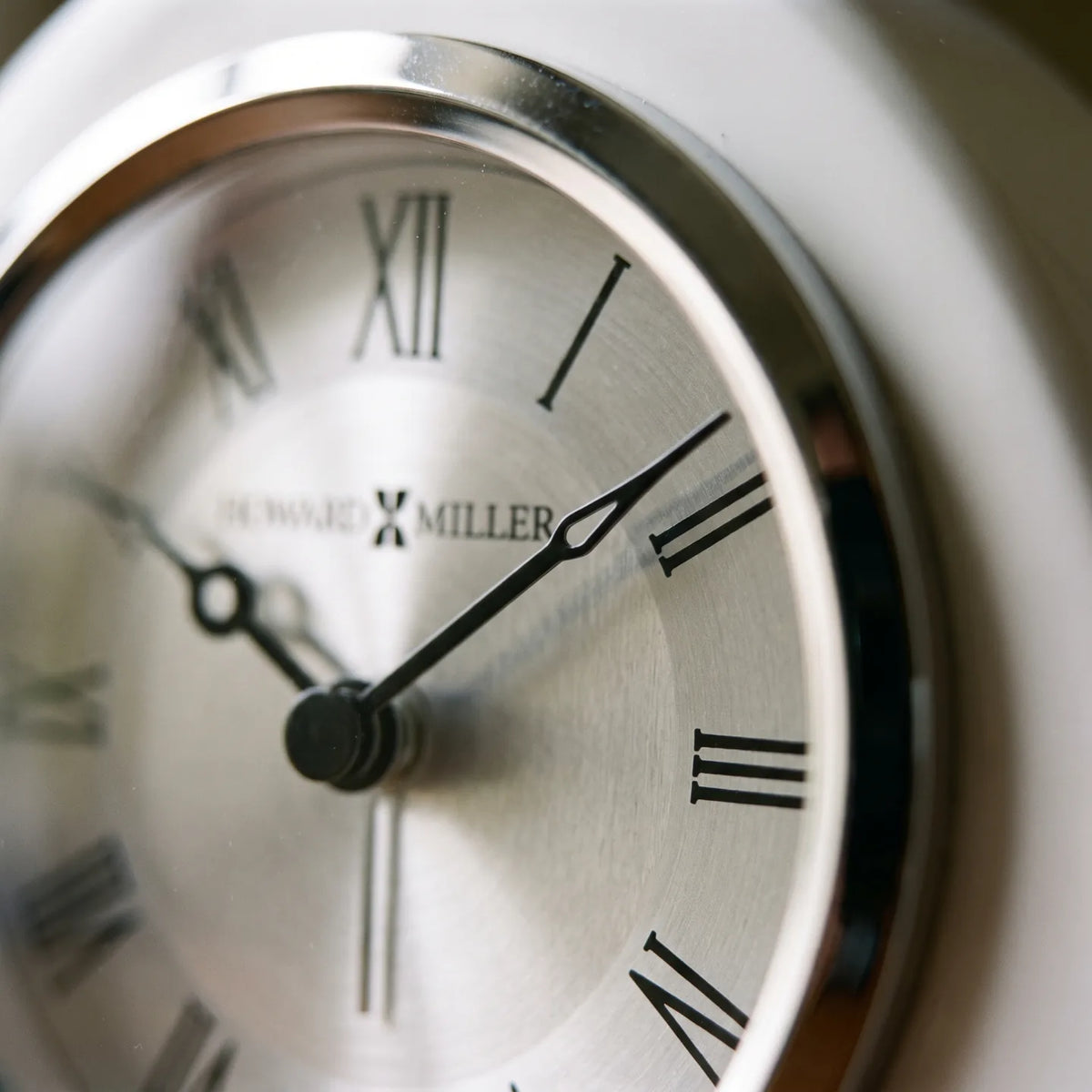 Howard Miller Blanche Peak, macro close-up of the hands and dial