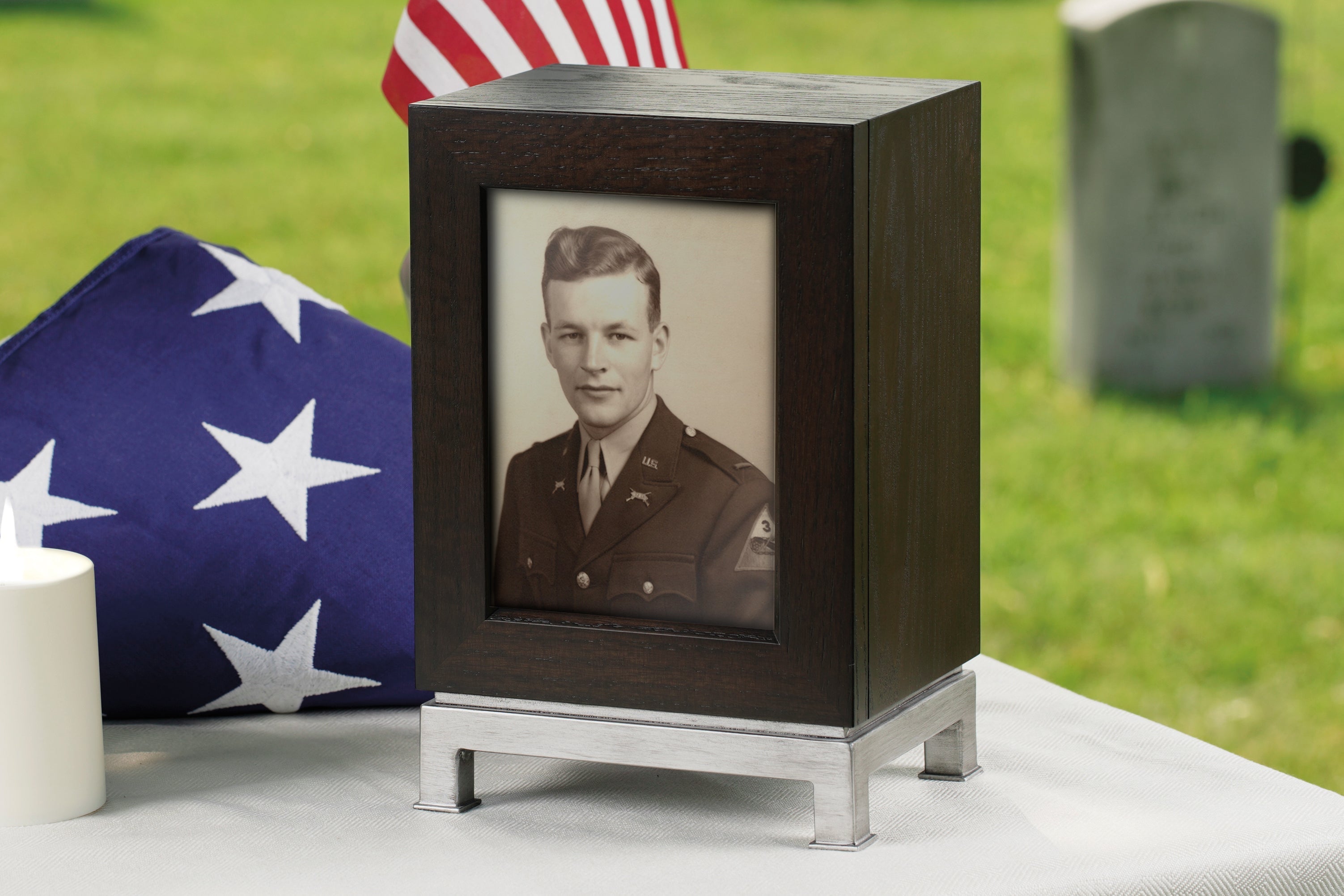Urn Chests & Memorial Keepsakes 800226