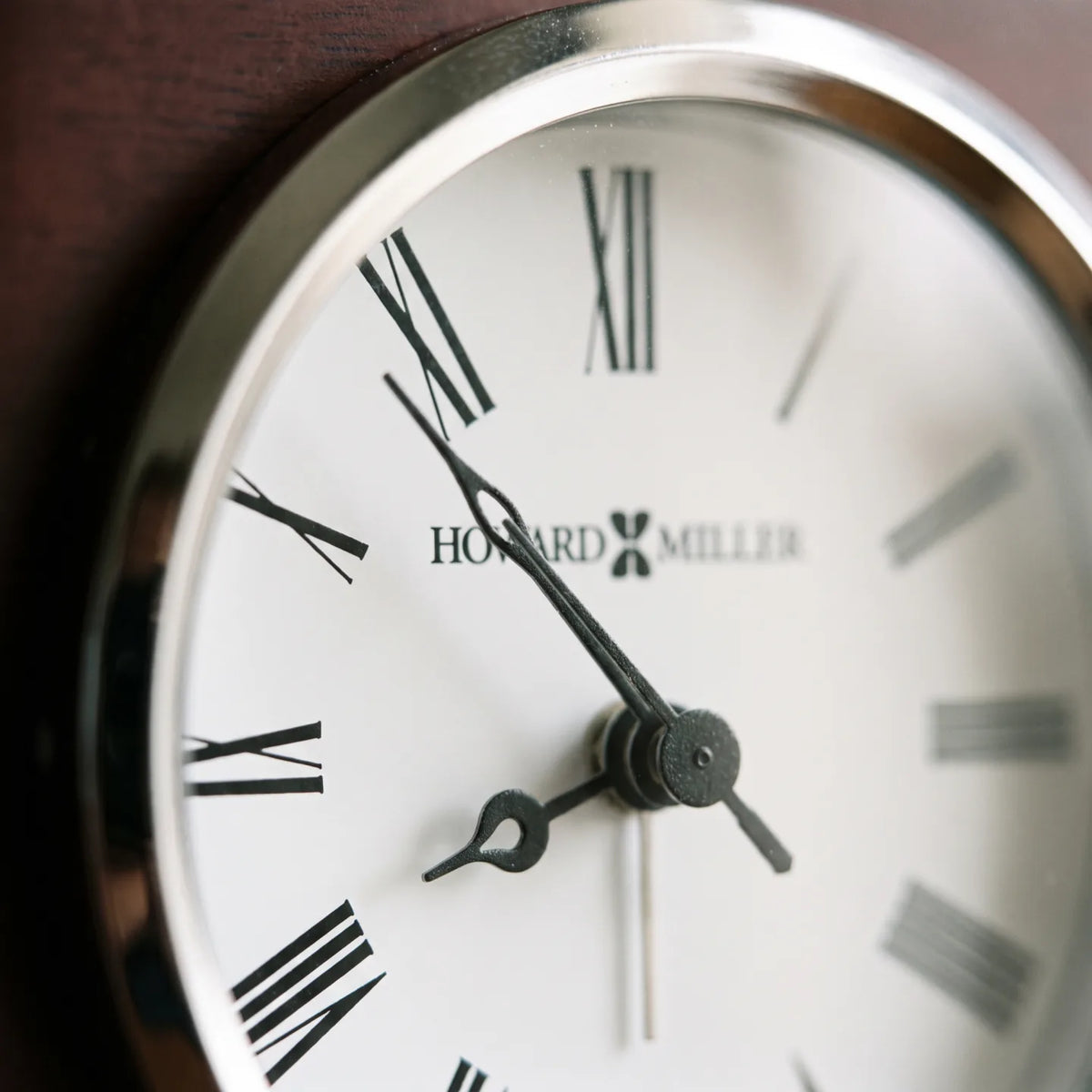 Howard Miller Portrait Caddy II Tabletop Clock, macro close-up of the hands and dial