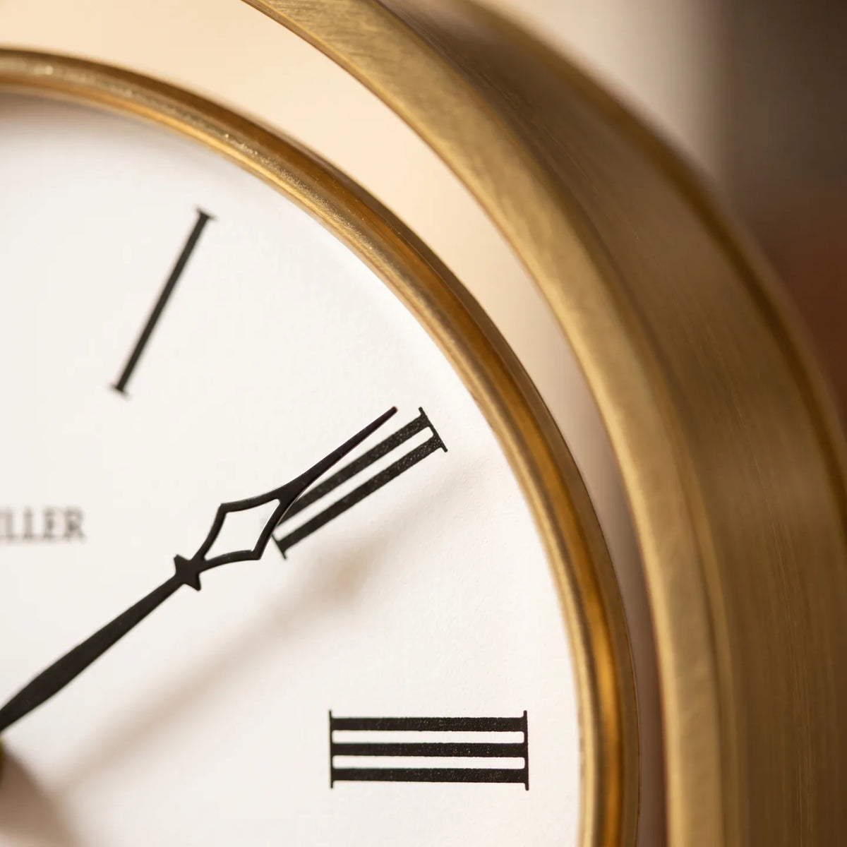 Howard Miller Reminisce Tabletop Clock, macro close-up of the hands and dial