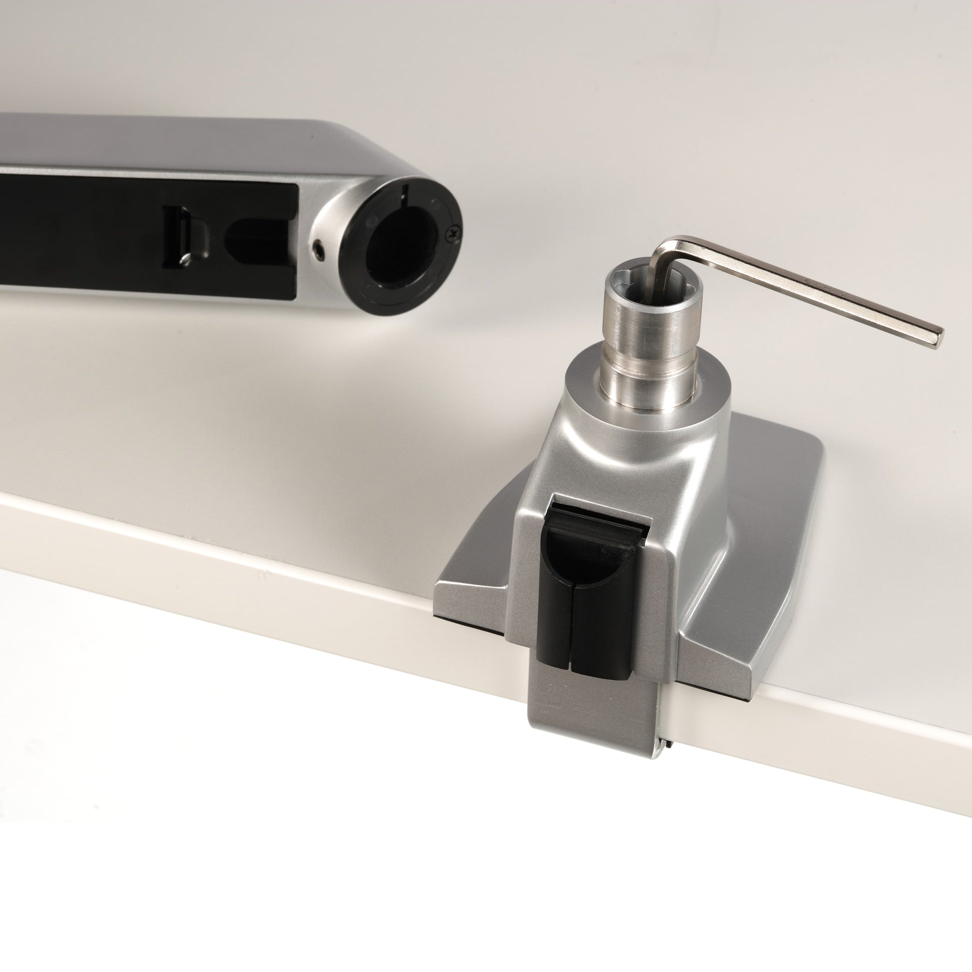 991005 Dual Monitor Arm